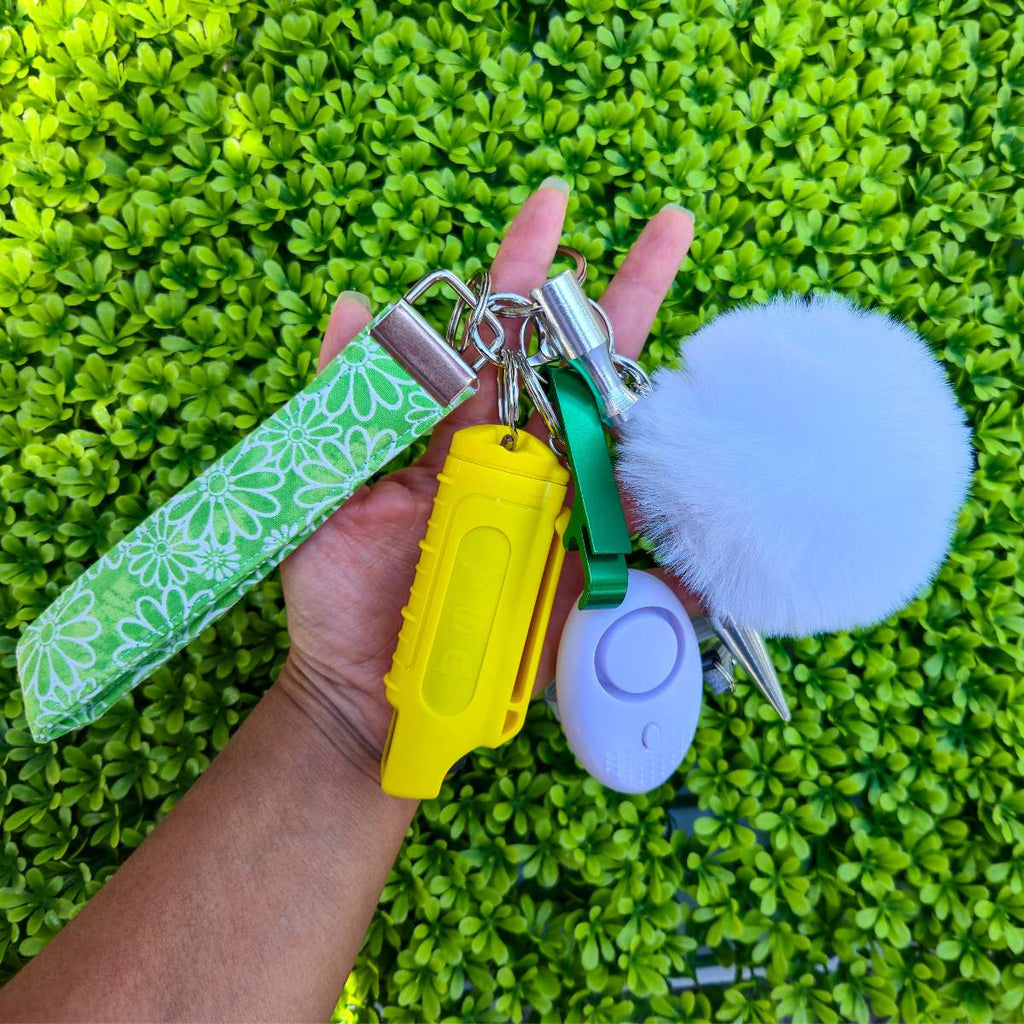 Niccolagio self defense keychain for women – stylish safety keychain with protection tools, llavero de autodefensa elegante para mujer.